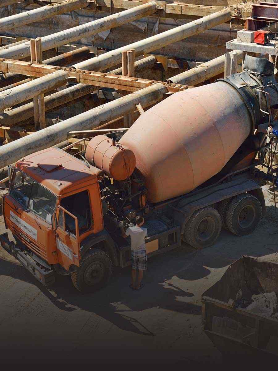 https://reliance-logistics.com/wp-content/uploads/2017/08/cell_trucks_03.jpg